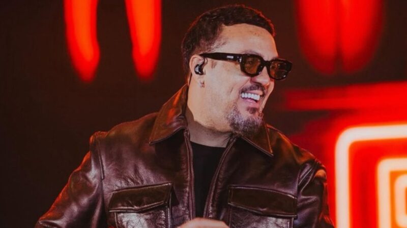 Belo retorna ao palco do Espaço Hall com turnê “Os Maiores Sucessos na Pista”