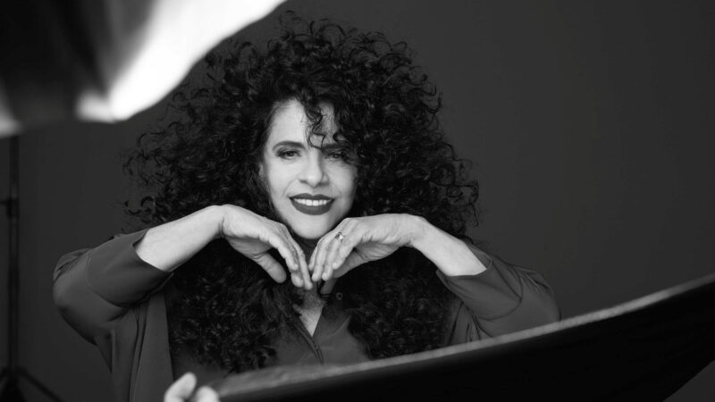 Nas comemorações dos 80 anos de Gal Costa, Sony Music disponibiliza nas plataformas digitais dois álbuns da cantora.