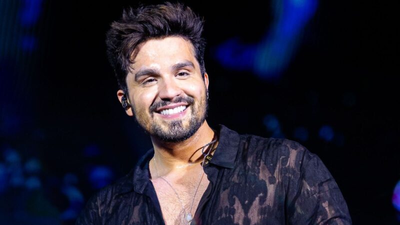 Luan Santana arrasta 40 mil pessoas no Jaguariúna Rodeo Festival e estreia inédita “Olho Marrom” ao vivo.