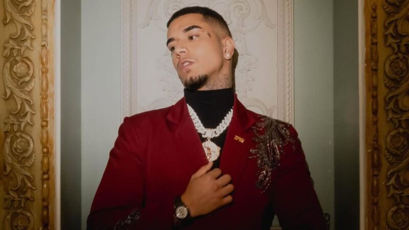 Veigh estreia EVOM Tour, inspirada no álbum Eu Venci o Mundo, no Espaço Unimed.