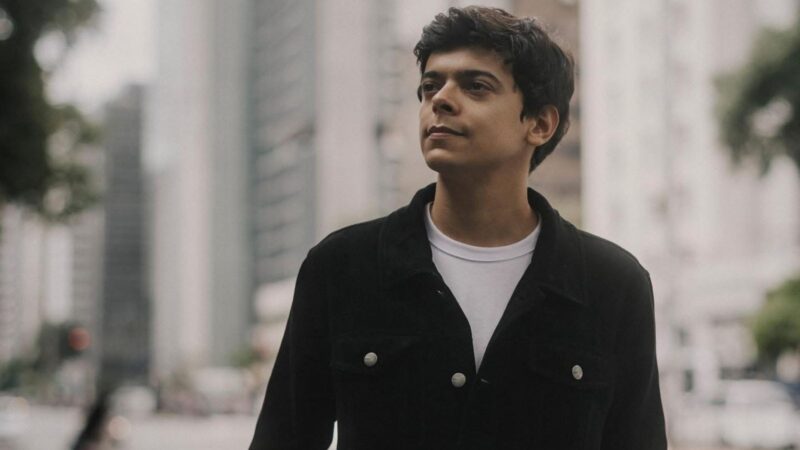 Tuca Oliveira apresenta “Fico a Fim”, primeiro single de seu novo álbum A Nossa Vez.