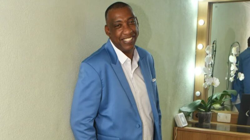 Feijoada do Rival com Ito Melodia e sua roda de samba.