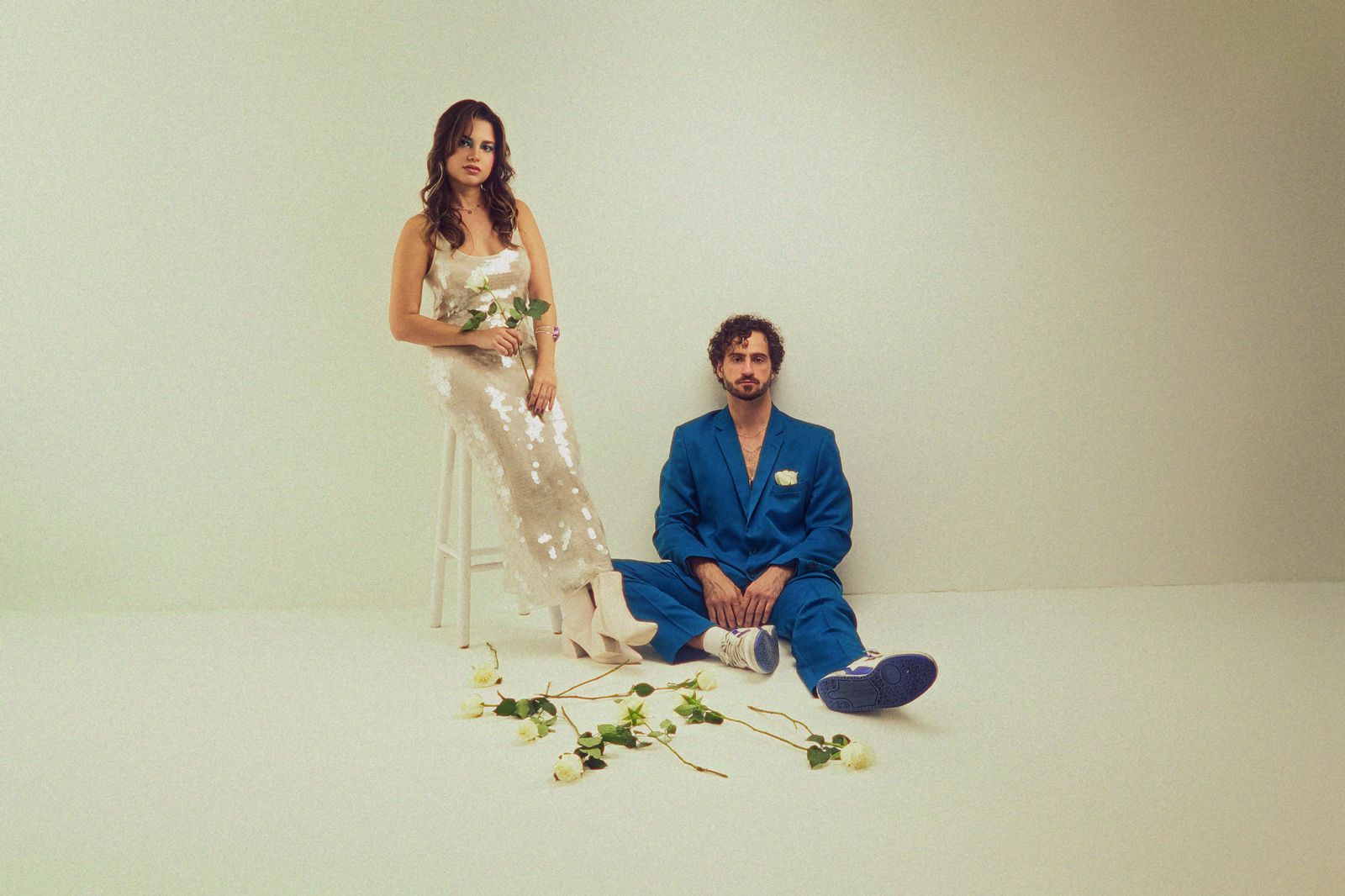 Duo Oceana canta o encontro e o afeto em single de estreia.