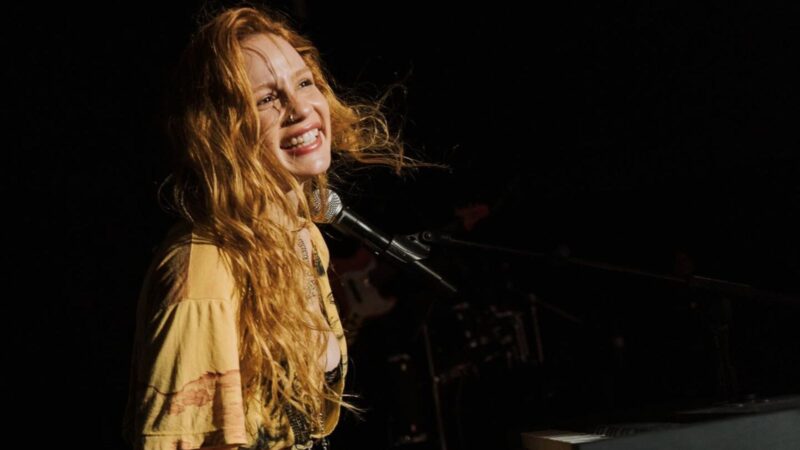 Carol Biazin lota Circo Voador e celebra disco de ouro, platina e Grammy Latino 2025.