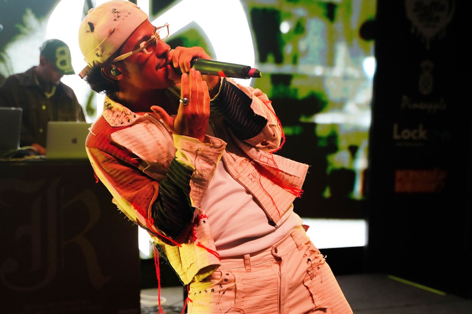 JOTTA R faz show de lançamento no Rio de Janeiro, comparticipações especiais de Kevin O Chris, MARTTE, Kiaz,LeodoKick, BIAB e MC PQD.