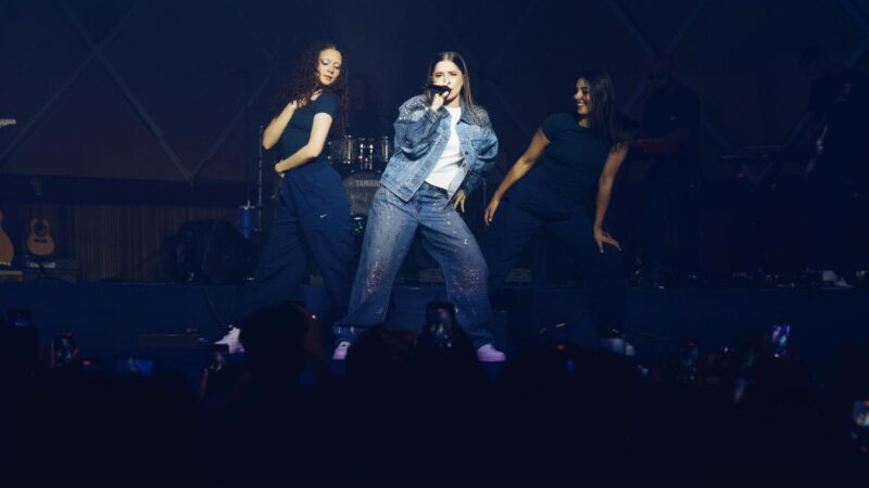 Show de estreia de GIANA esgota ingressos e traz participação de Gustavo Mioto.