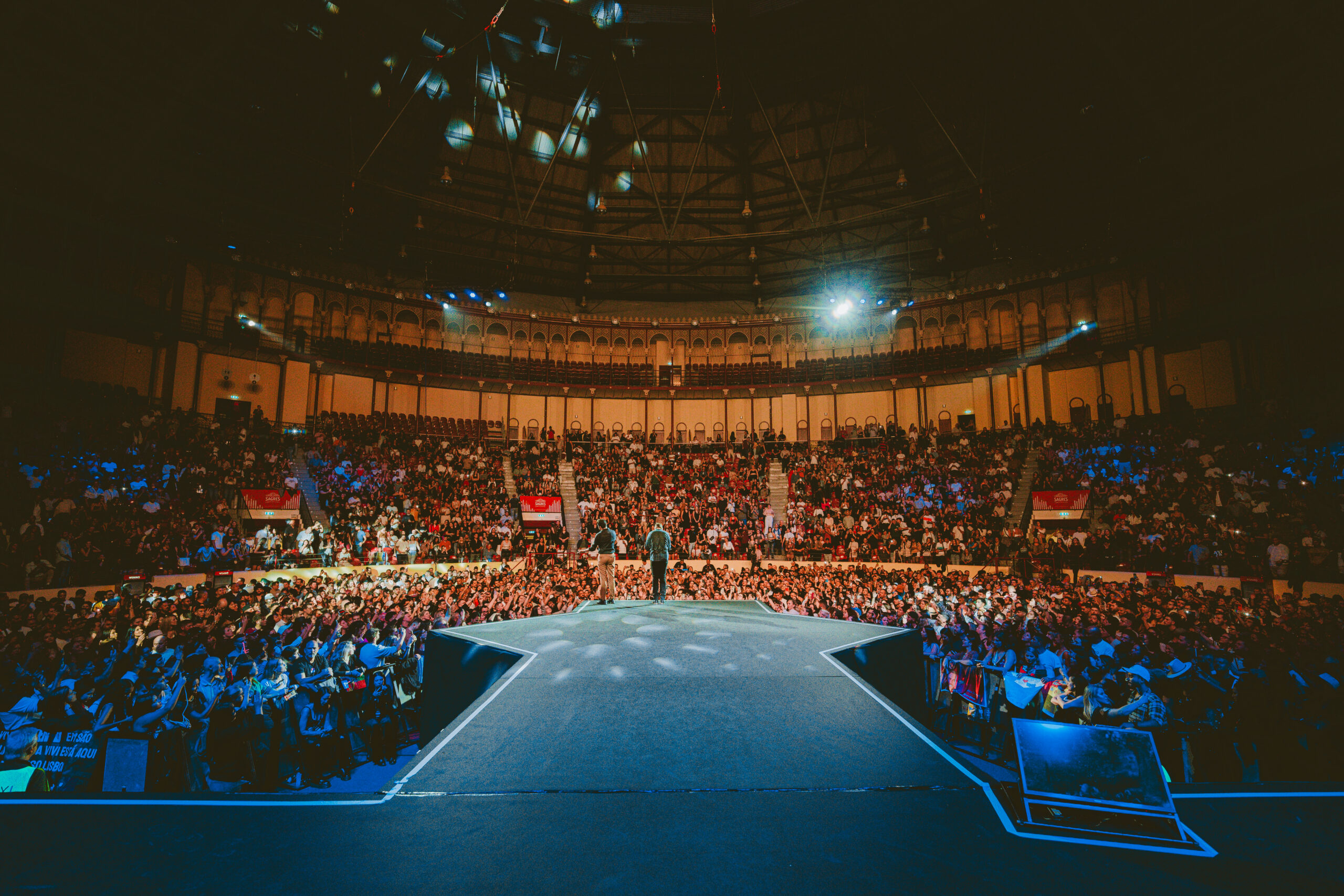 Zé Neto & Cristiano encerram label Intenso em Portugal, com ingressos esgotados em Lisboa e casa cheia no Porto.