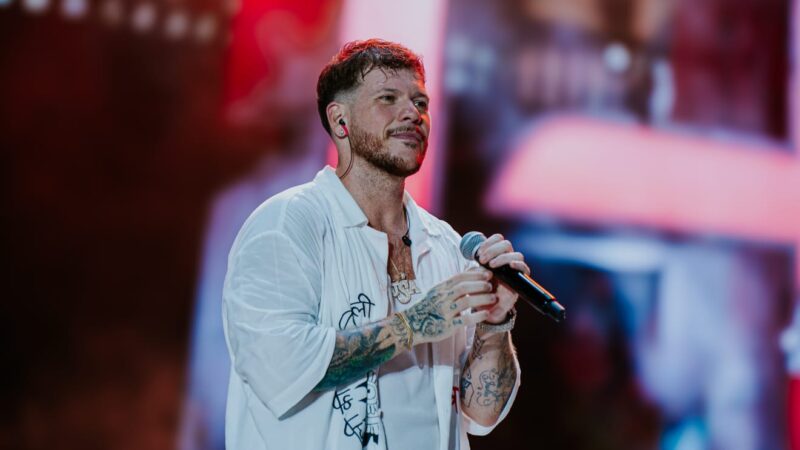 Ferrugem e Yan se apresentam neste domingo na Arena Bangu!