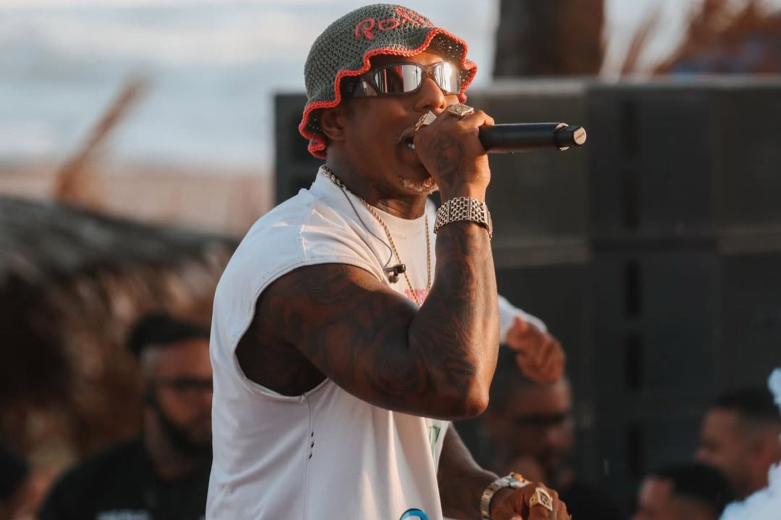 ‘VIBE DO POLLY’: Oh Polêmico une pagodão ao funk e mostra energia da Bahia em audiovisual.