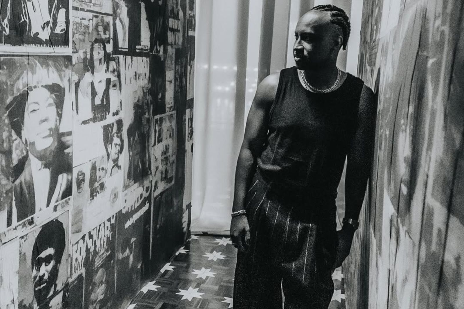 ‘BEM BLACK’: Thiaguinho grava audiovisual do 23º álbum da carreira.