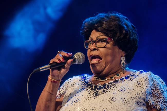 Tia Surica celebra seus 85 anos com convidados especiais: Ana Costa, Marquinhos Diniz, Roberta Sá e Teresa Cristina.