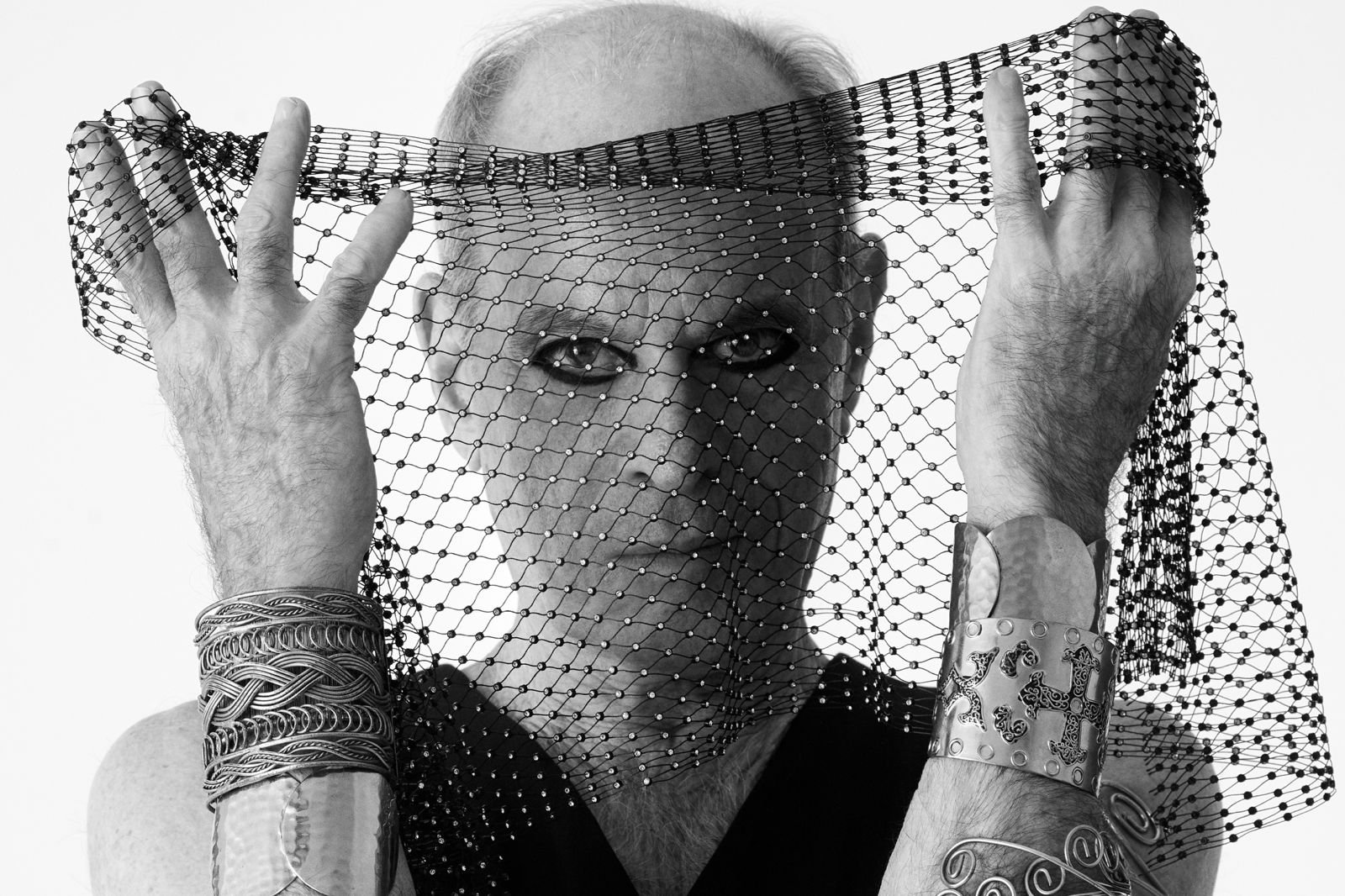 Ney Matogrosso leva a ousadia de ser livre para show único no Allianz Parque.