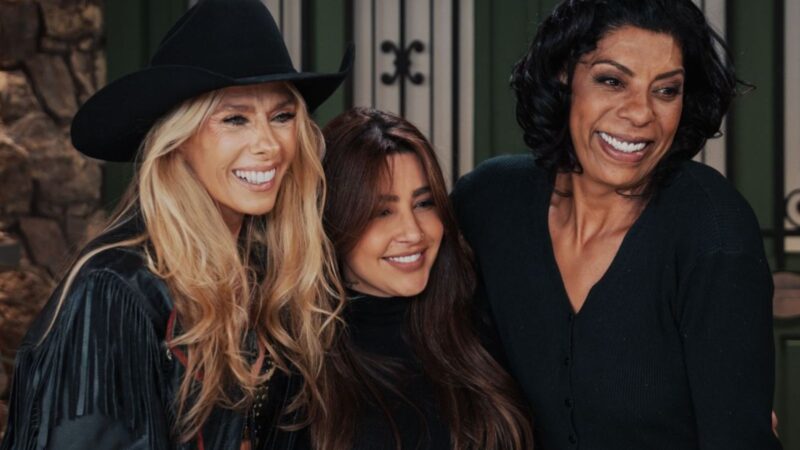 Lauana Prado e Márcia Fu surpreendem peões ao dividirem o palco de A Fazenda 17 com “Escrito nas Estrelas”