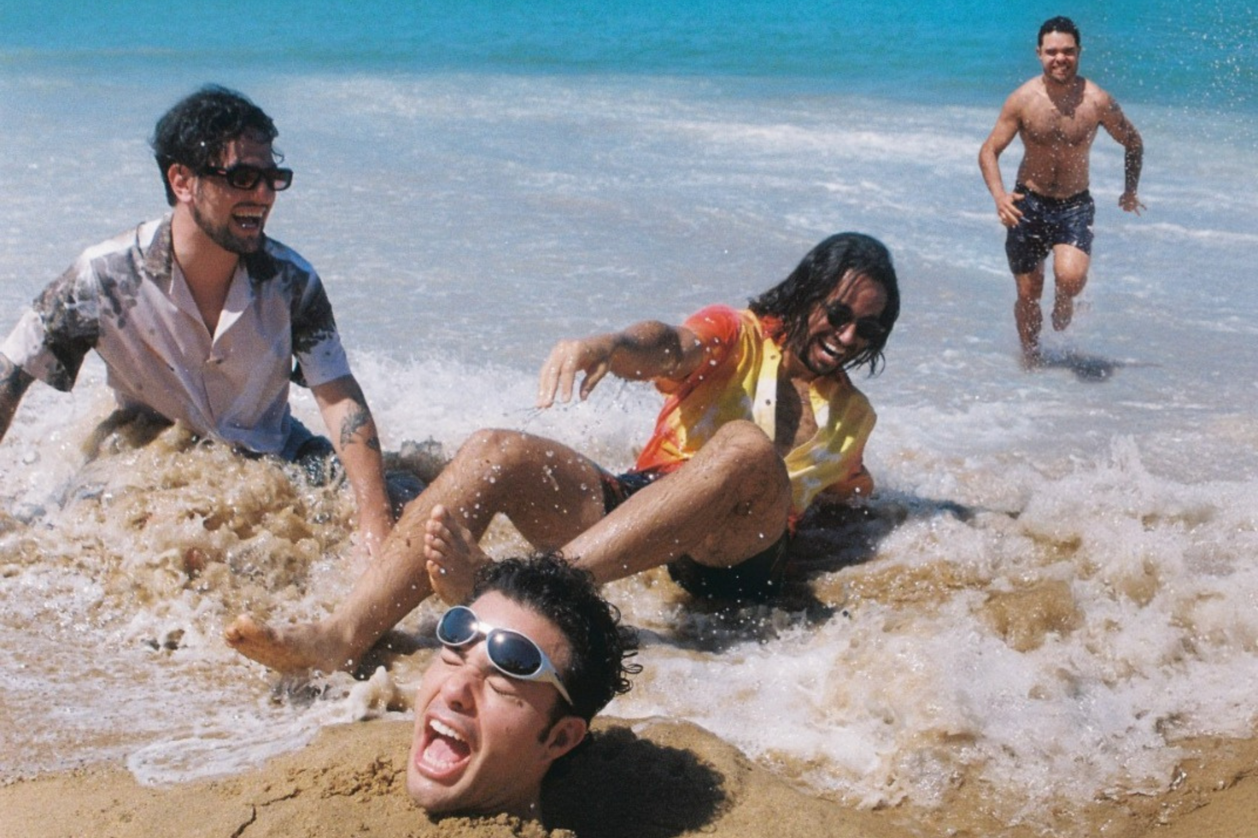 Lagum anuncia turnê de verão 2026.