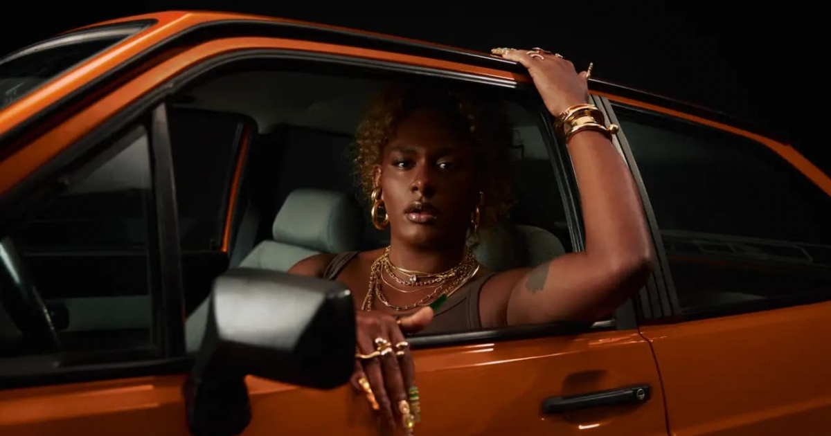 Liniker anuncia BYE BYE CAJU, a turnê de despedida do disco que transformou a música brasileira.