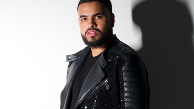 Yan faz dobradinha de shows no Rio neste domingo (18) e embala o verão carioca.