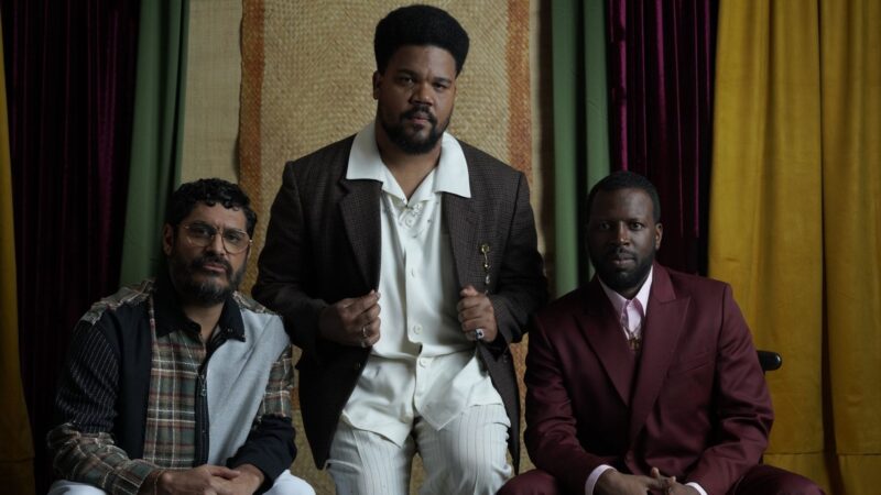 Criolo, Amaro de Freitas e Dino D´Santiago se unem em disco que celebra as raízes da língua portuguesa e união de culturas.