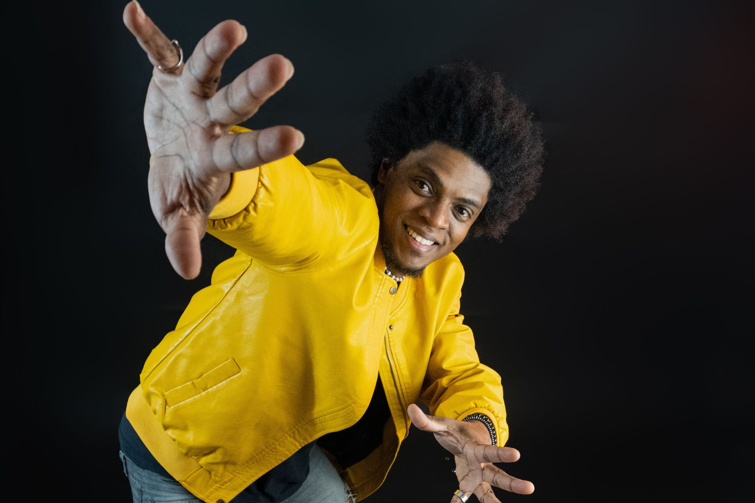 Mixdgroove lança “É o Groove”, single que traduz a essência rítmica do projeto.