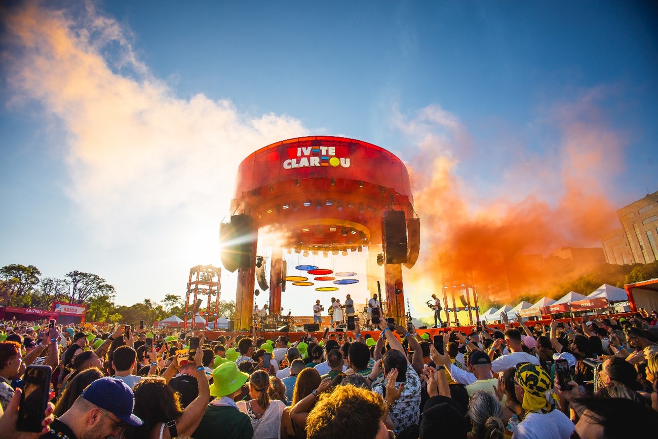 “Ivete Clareou” cresce em 2026 e ganha datas em novas cidades.