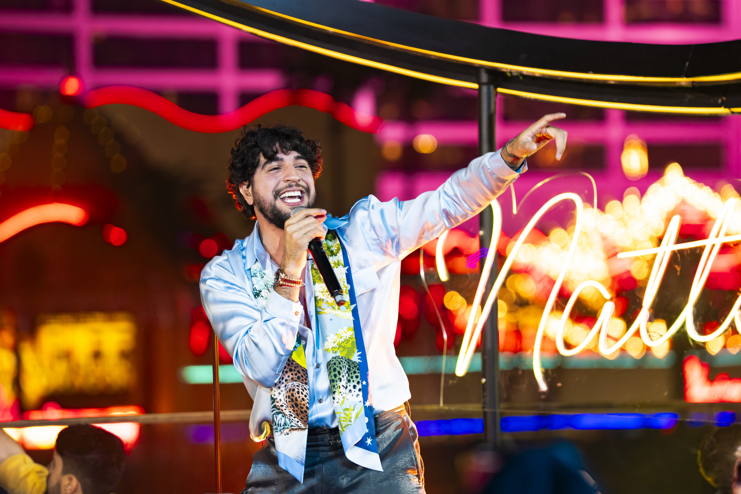 “Nattan In Vegas” traz um artista consolidado, com um feat cheio de personalidade ao lado de Anitta.