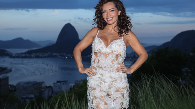 Karinah celebra lançamento do clipe de “Ripiei” com roda de samba no Mirante do Pedrão.
