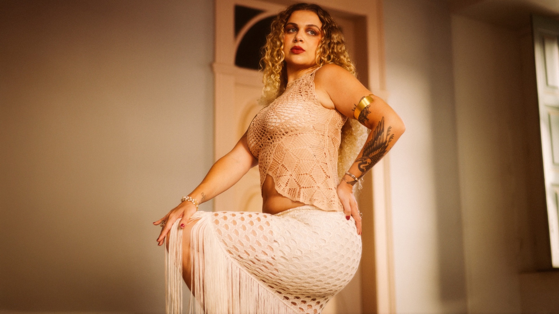 CALI costura desejo, raízes e potência feminina no álbum de estreia “TRAMA”