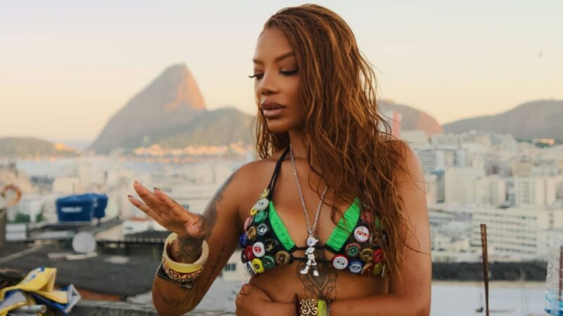 “Ritmos”: Após lotar maior casa de shows da América Latina, Ludmillaanuncia tema do Carnaval.