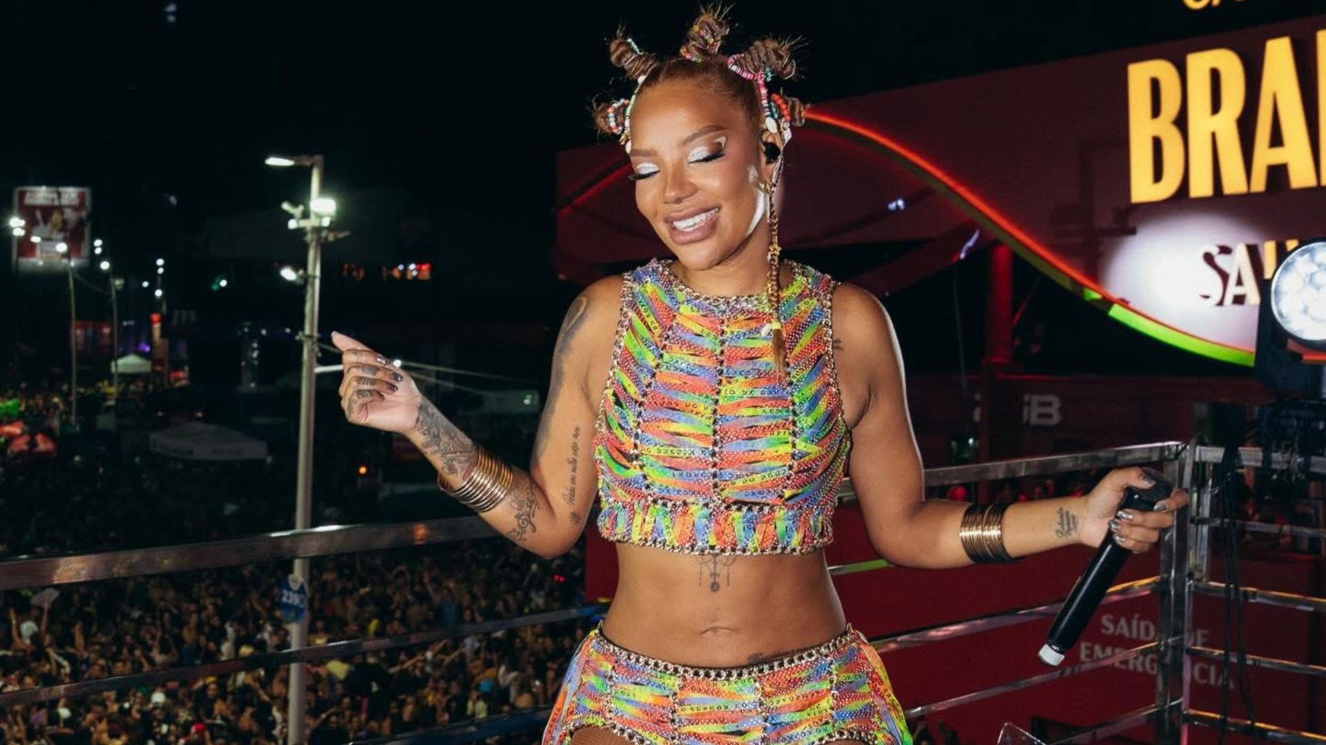 Ludmilla participa da abertura do Carnaval de Salvador com o Fervo da Lud e arrasta multidão por cinco horas no Circuito Barra-Ondina.