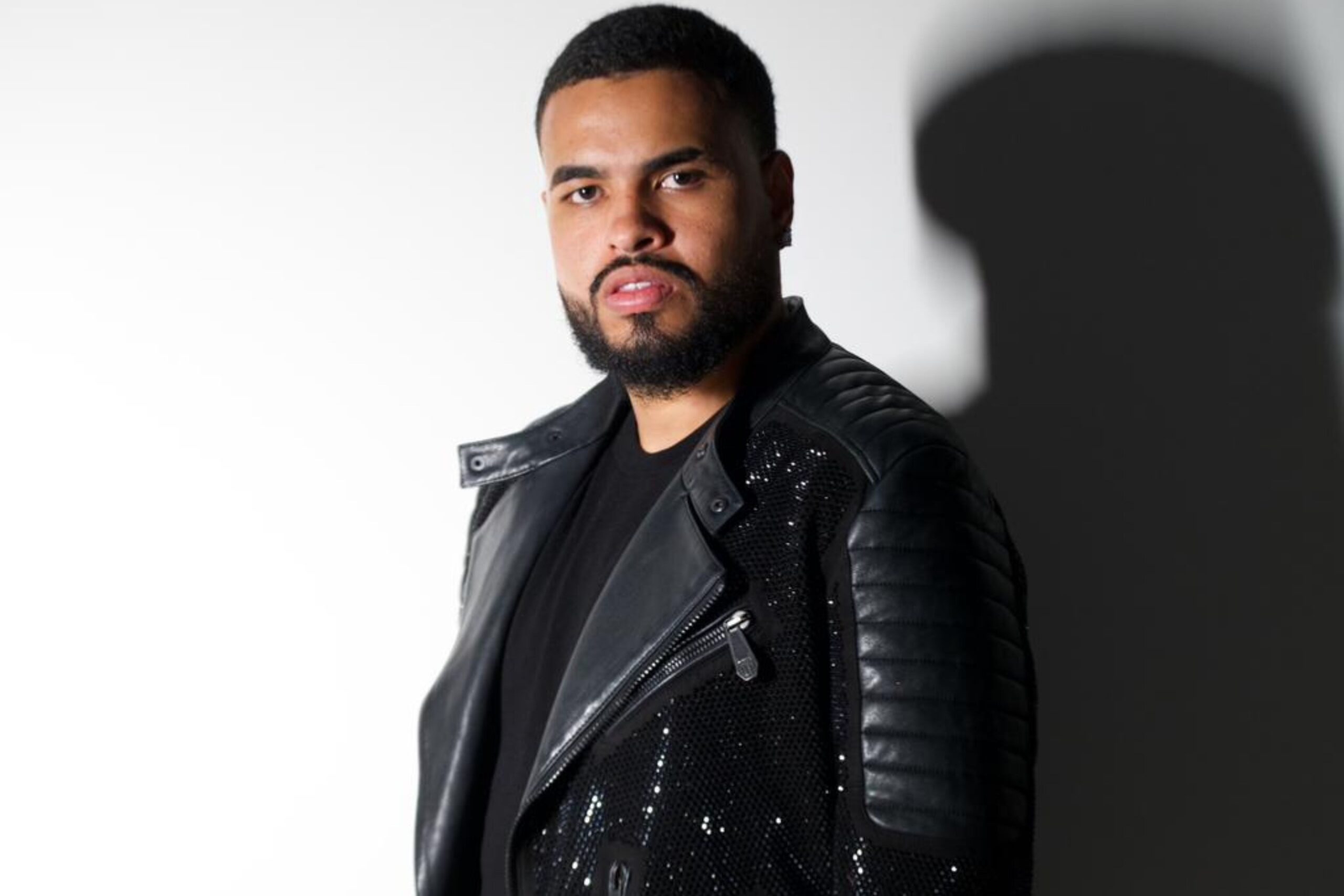 Yan, fenômeno do pagode, confirma mais de 20 shows no Carnaval, se apresenta nos principais camarotes da Sapucaí e estreia seu primeiro bloco.