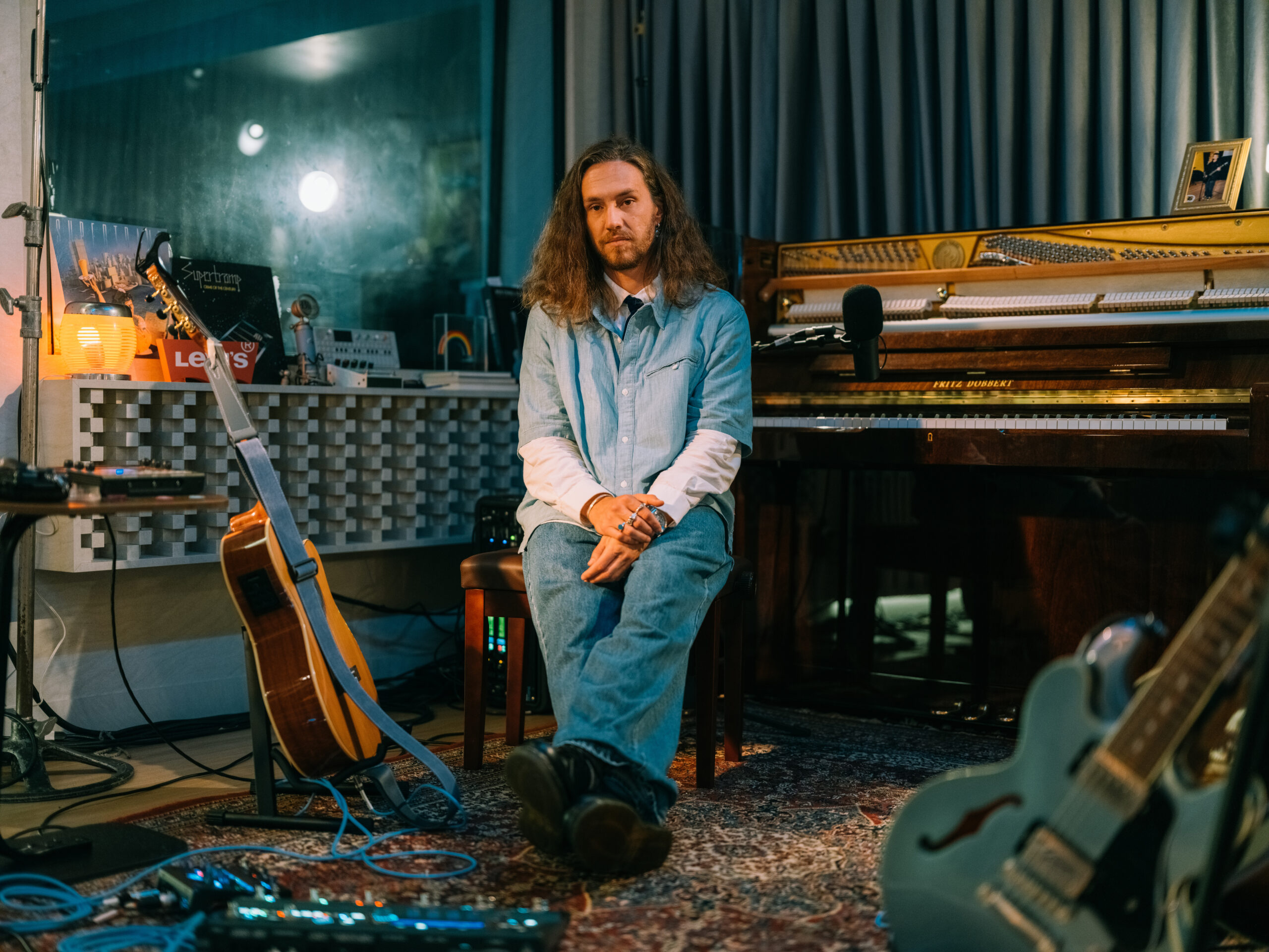 Vitor Kley lança álbum “APGC ao vivo na Casa da Colina”