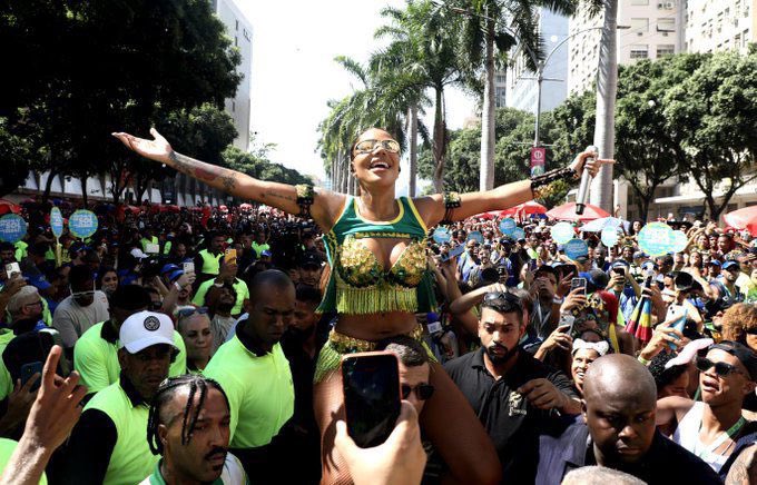 FERVO DA LUD: Com “BOTA”, Ludmilla incendeia o Centro do Rio e faz história no Carnaval 2026.