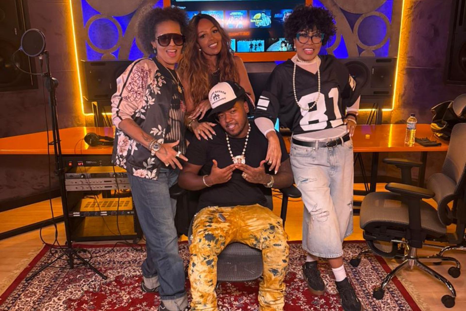 Fat Family grava faixa inédita com Vulgo FK.