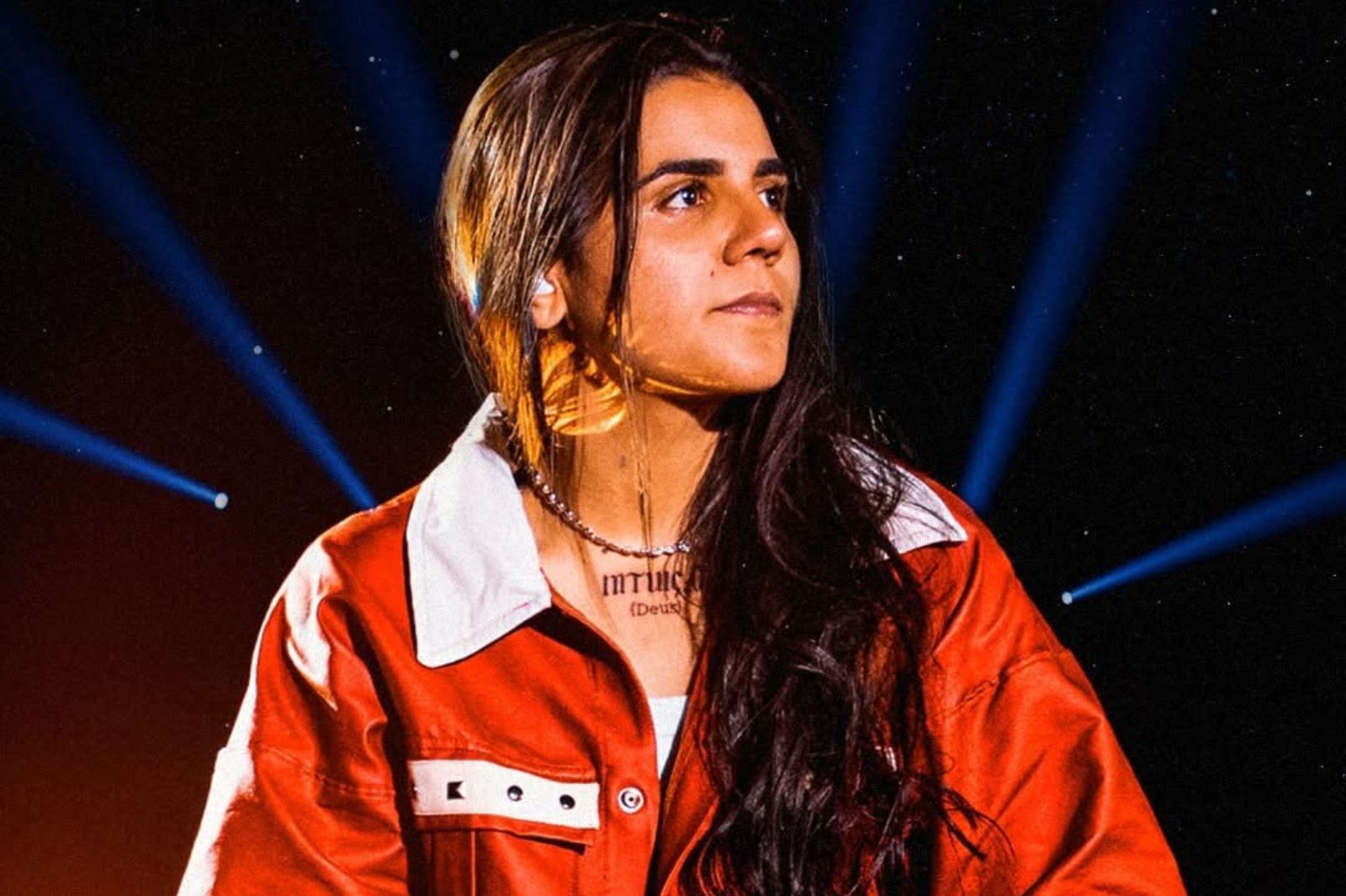 Yasmin Santos estreia o show do projeto “Intuição”, em São Paulo.