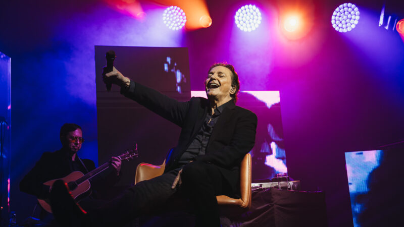 Fábio Jr. esgota ingressos em duas noites consecutivas eemociona público de São Paulo.