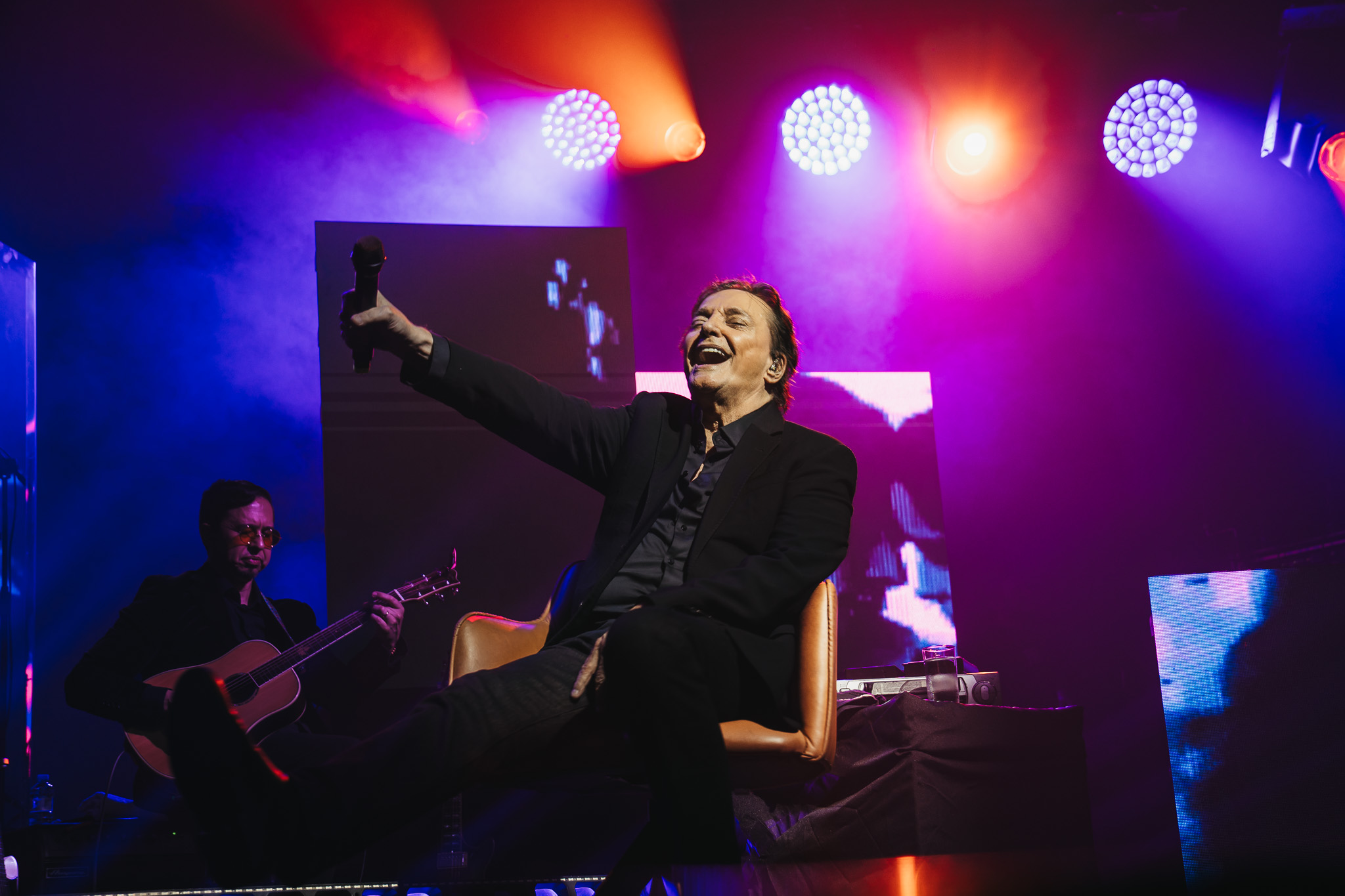 Fábio Jr. esgota ingressos em duas noites consecutivas eemociona público de São Paulo.