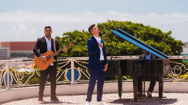 Nadson O Ferinha apresenta “Super Homem”