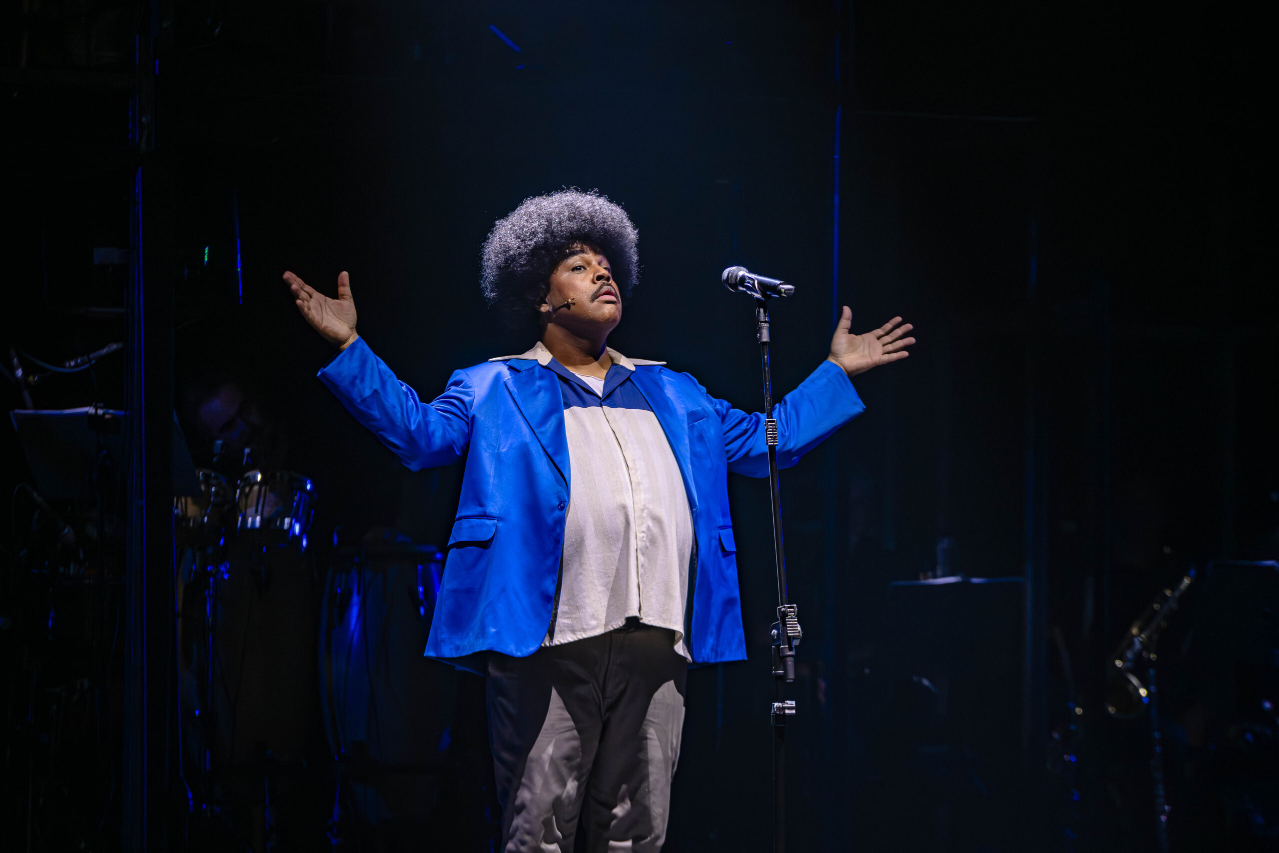 Musical de Tim Maia chega ao Rio com montagem renovada e celebra legado que atravessa gerações.