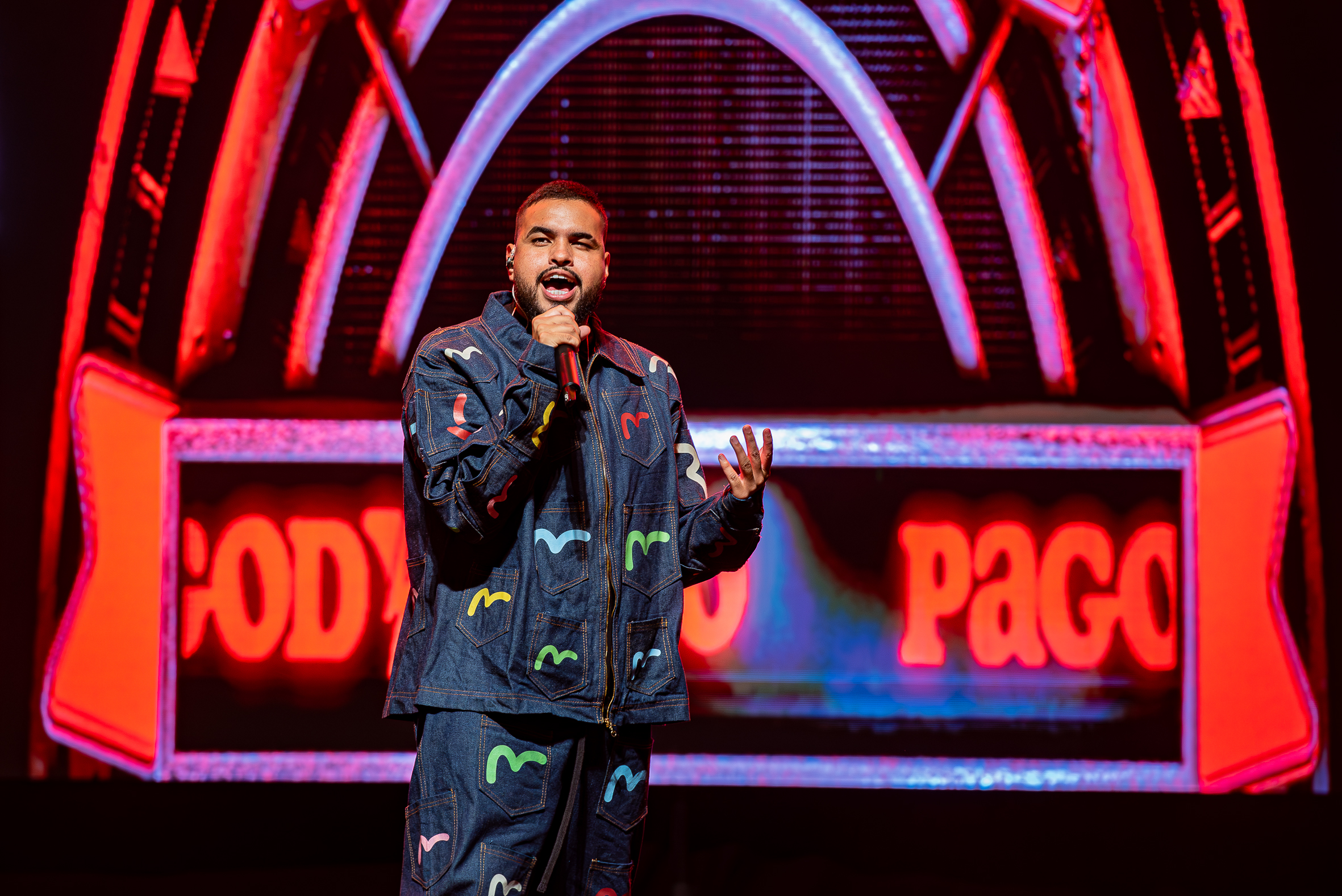 Yan cumpre maratona de cinco shows em BH e São José da Lapa neste fim de semana.