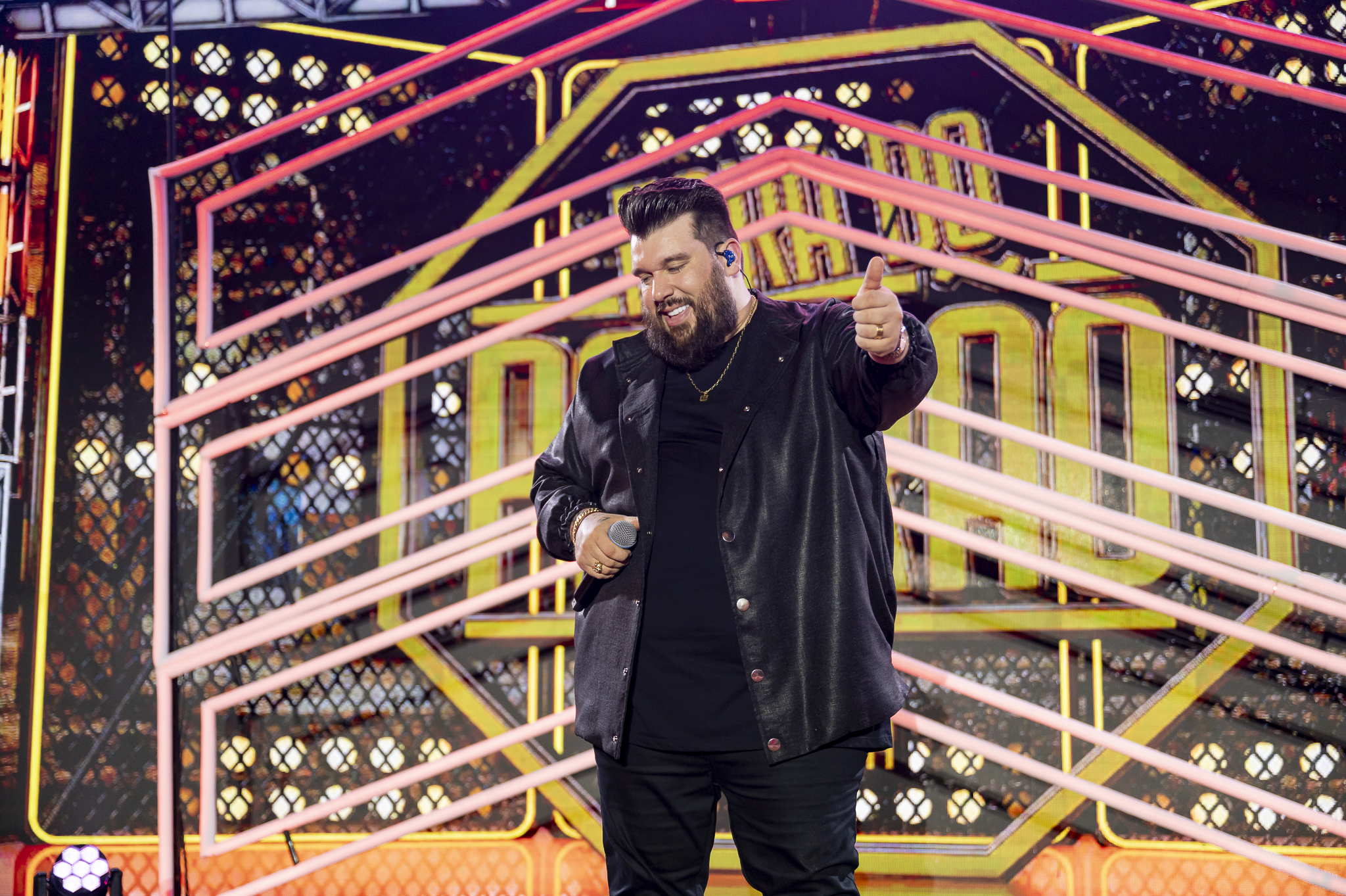 Panda transforma clássico dos anos 80 em sertanejo e lança “Corpo Nu”, releitura de “Careless Whisper”