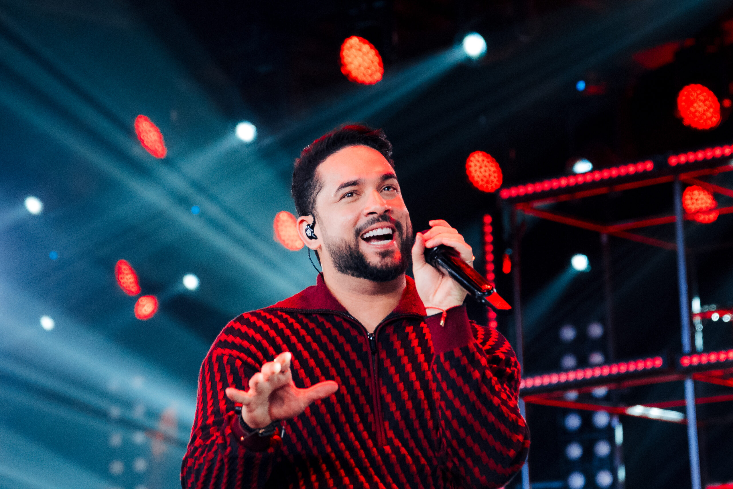 “Paralelos”: Henry Freitas lança álbum completo nas plataformas.