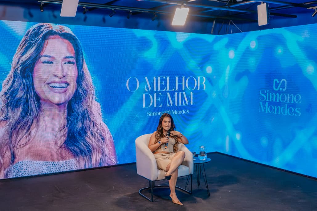 Simone Mendes apresenta “O Melhor de Mim” em evento exclusivo e lança primeiro volume do DVD.