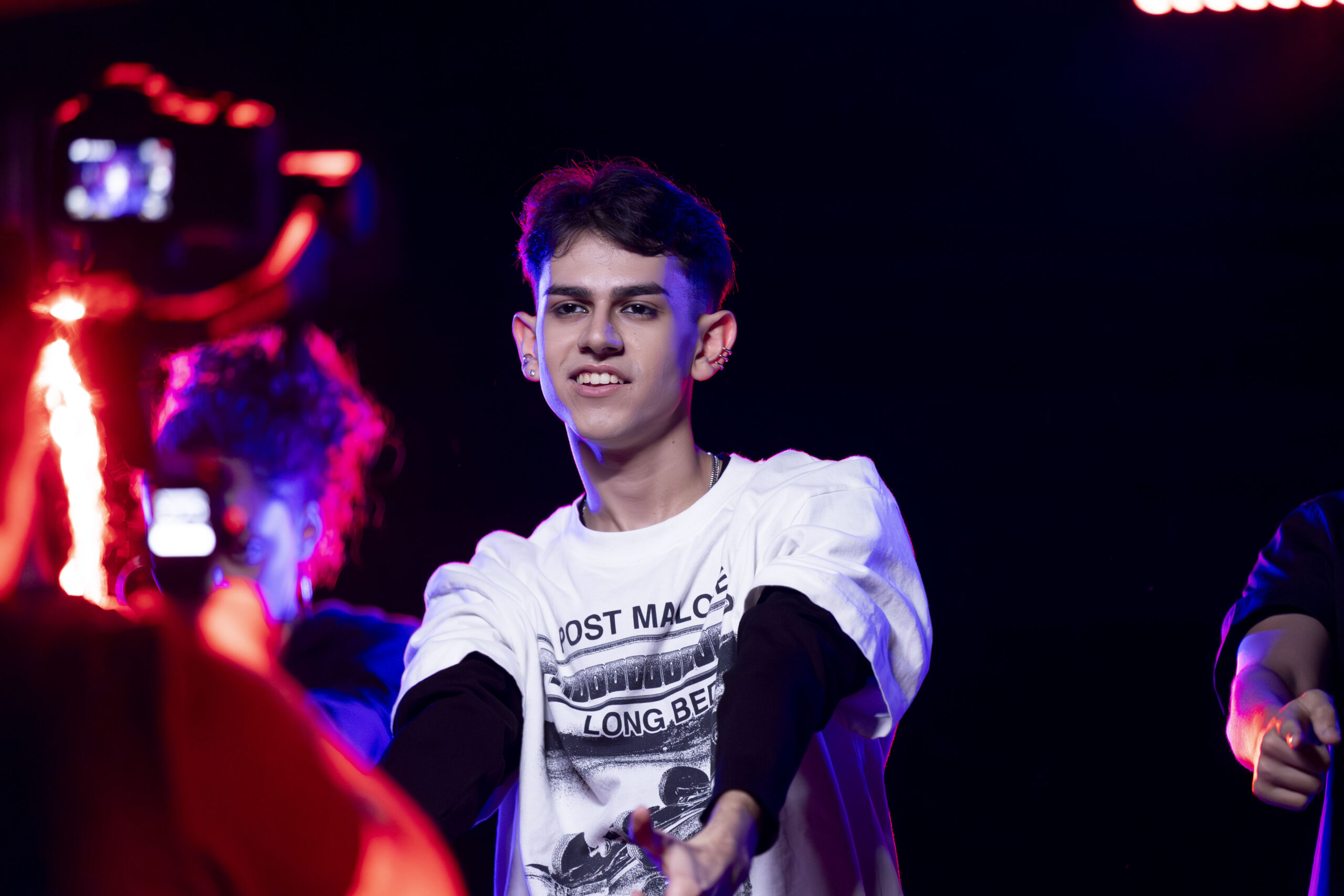 Inspirado em Tyla, Pedro Bustamante inicia nova fase com “Fascina”