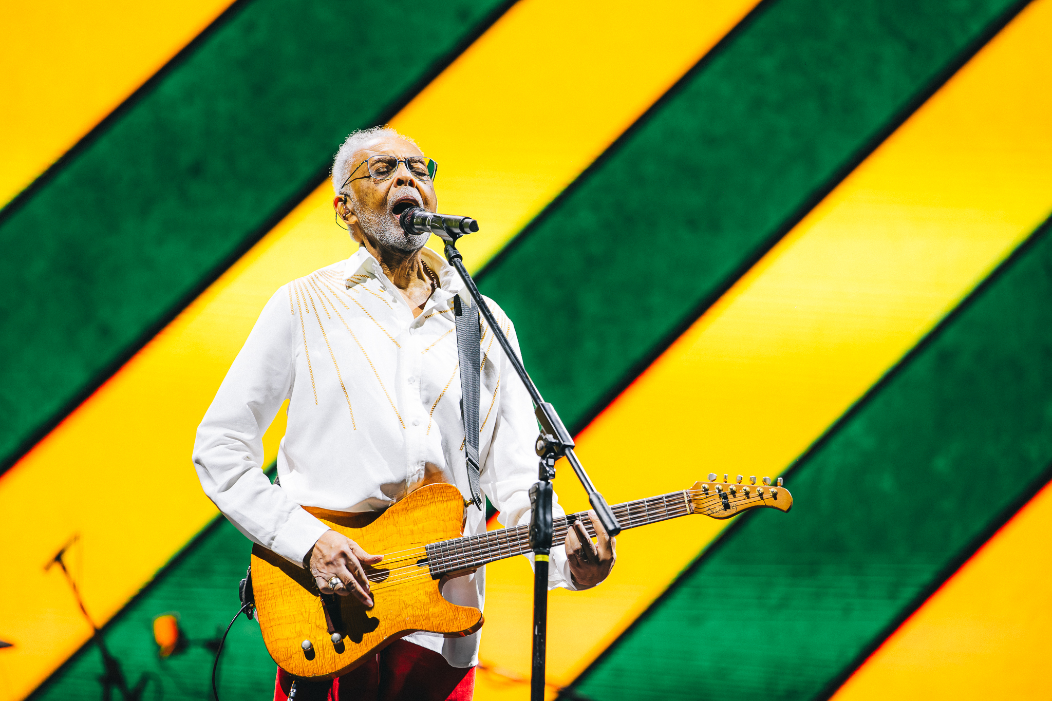 Gilberto Gil encerra TEMPO REI após receber mais de 1 milhão de fãs em 30 apresentações.