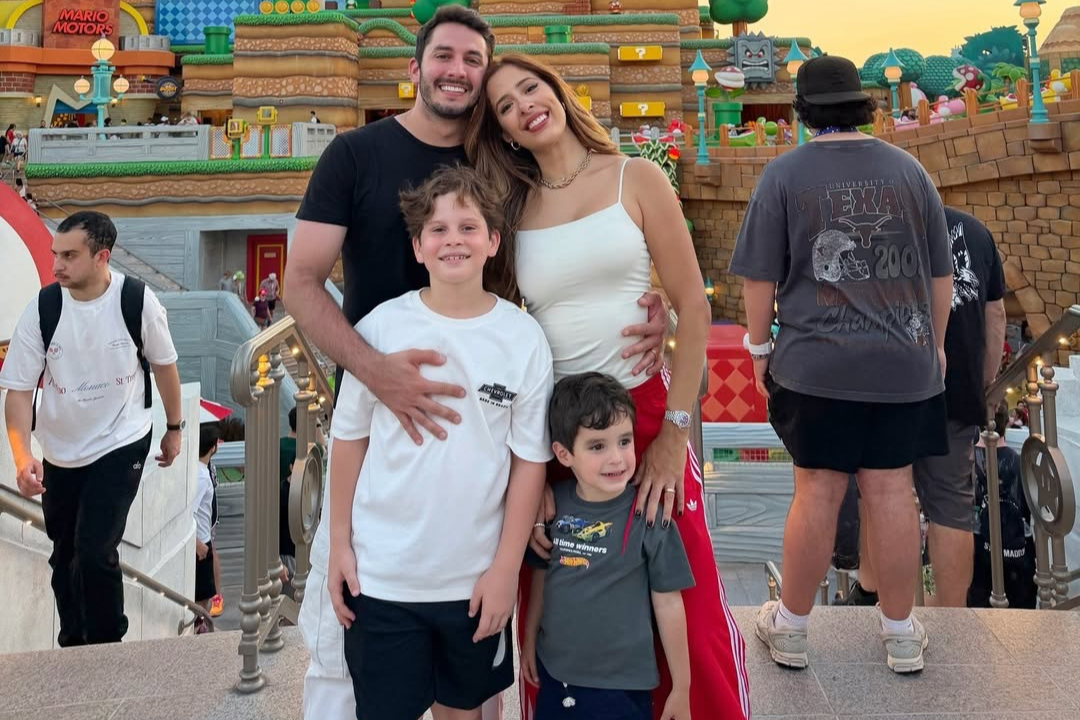 Jonas Esticado aproveita férias em família em Orlando.