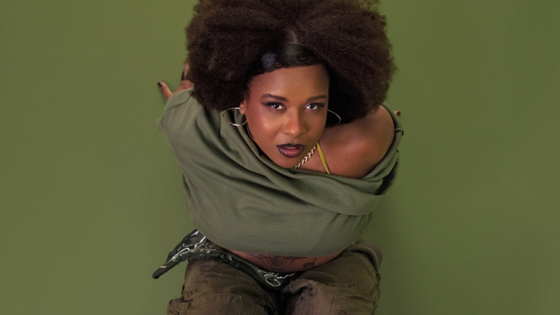 MC Luanna lança IRREFREÁVEL e apresenta nova fase criativa da rapper.