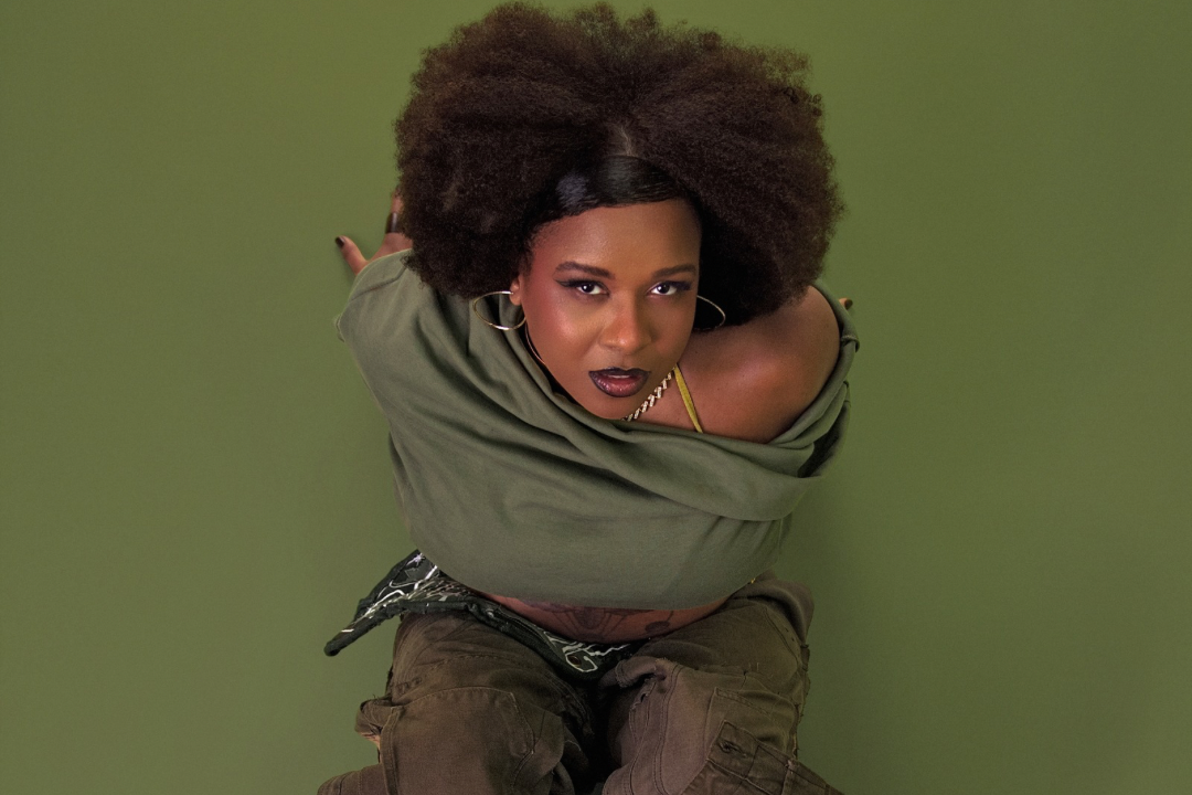 MC Luanna lança IRREFREÁVEL e apresenta nova fase criativa da rapper.