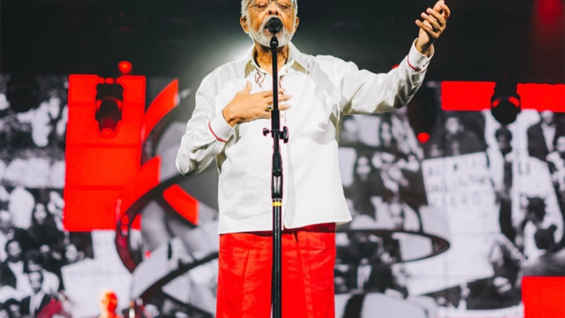 Gilberto Gil realiza último show da turnê TEMPO REI neste sábado (28), no Allianz Parque, em São Paulo.