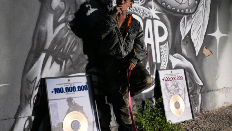 Brandão ultrapassa 100 milhões de streams com “CEO” e “Isso É Trap”