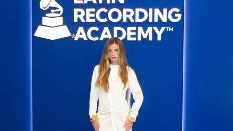 Giulia Be promove carreira internacional nos EUA, passa por grandes veículos e anuncia EP em espanhol.