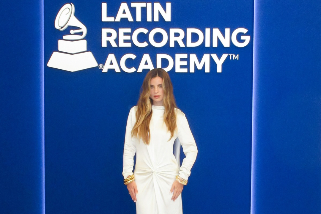 Giulia Be promove carreira internacional nos EUA, passa por grandes veículos e anuncia EP em espanhol.